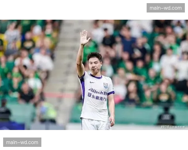 杨帆补时阶段打进乌龙球 津门虎中卫失误导致到手三分变一分